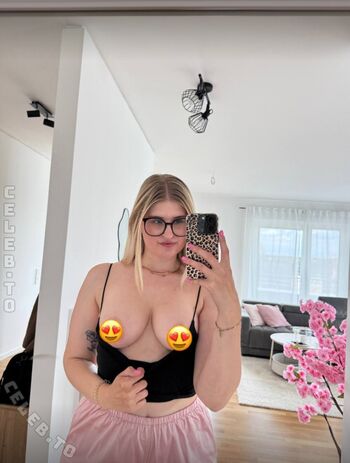 Deineemilia leaked private photo uncensored HD quality