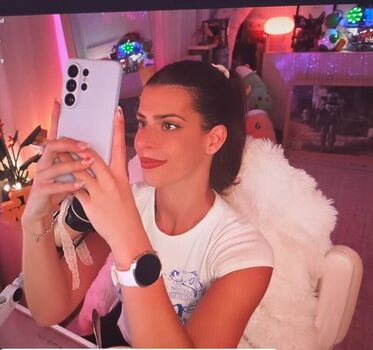 Develique leaked private photo uncensored HD quality