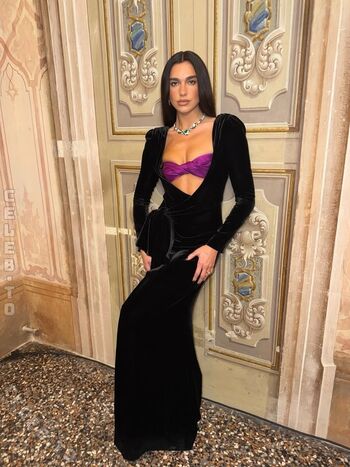 Dua lipa  page leaked private photo uncensored HD quality