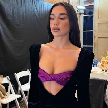 Dua lipa  page leaked private photo uncensored HD quality