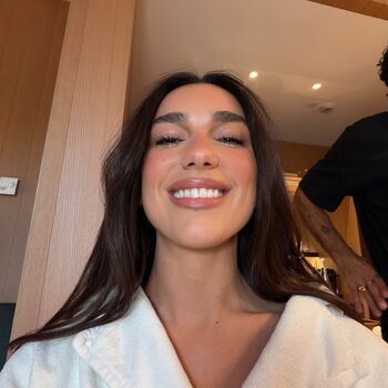 Dua lipa  page leaked private photo uncensored HD quality