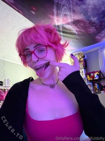 Dutifuldolly leaked private photo uncensored HD quality
