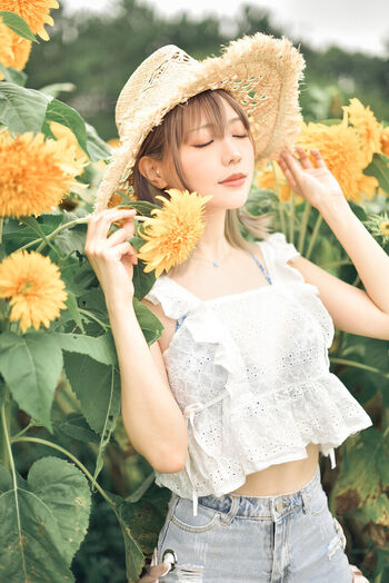 Eeelyeee leaked private photo uncensored HD quality