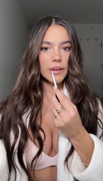 Ella mendelsohn page leaked private photo uncensored HD quality