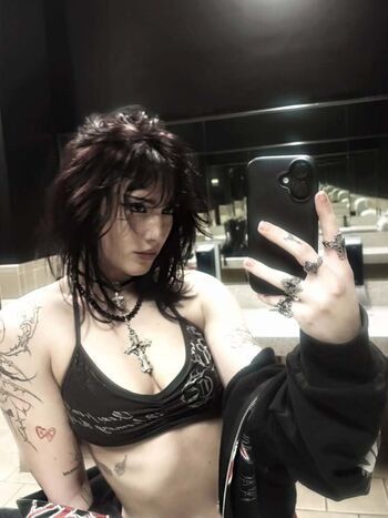 Elliemoore page leaked private photo uncensored HD quality