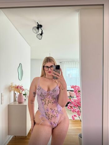 Emiiliaaaoklahomaa  page leaked private photo uncensored HD quality