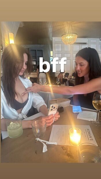 Emily ratajkowski  page leaked private photo uncensored HD quality
