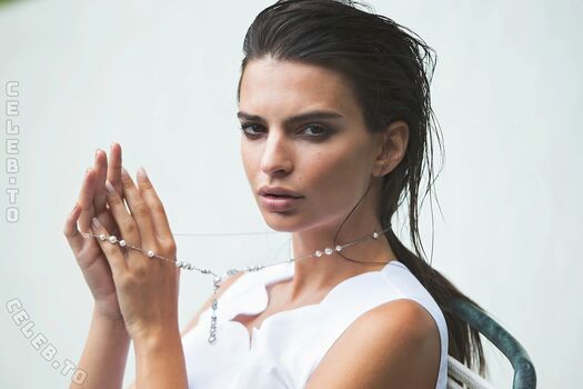 Emily ratajkowski  page leaked private photo uncensored HD quality