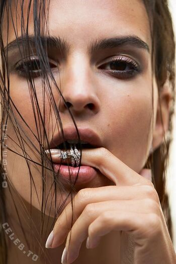 Emily ratajkowski  page leaked private photo uncensored HD quality