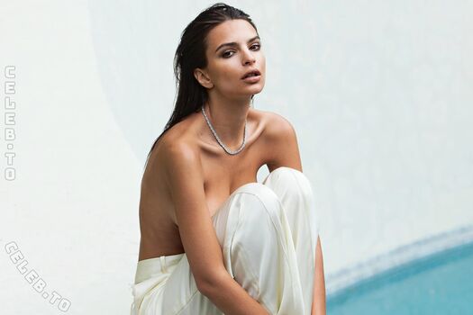 Emily ratajkowski  page leaked private photo uncensored HD quality