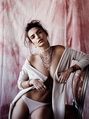 Emily ratajkowski  page leaked private photo uncensored HD quality