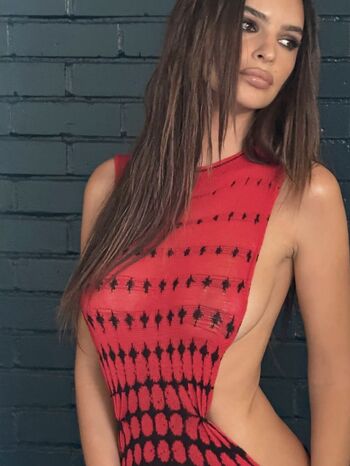 Emily ratajkowski  page leaked private photo uncensored HD quality