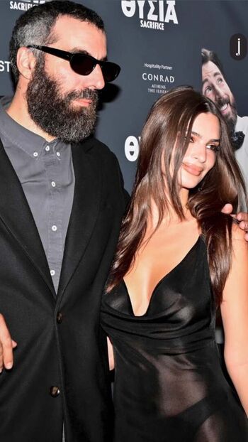 Emily ratajkowski  page leaked private photo uncensored HD quality