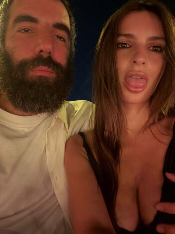 Emily ratajkowski  page leaked private photo uncensored HD quality