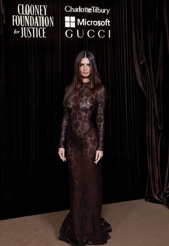 Emily ratajkowski  page leaked private photo uncensored HD quality