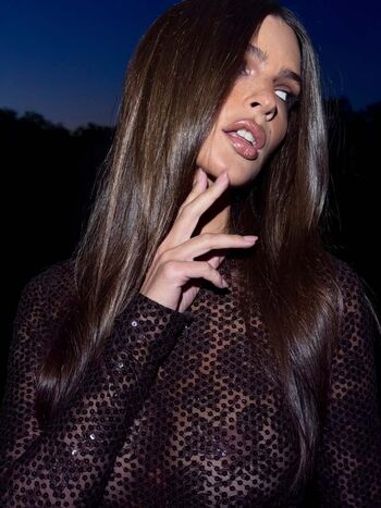 Emily ratajkowski  page leaked private photo uncensored HD quality