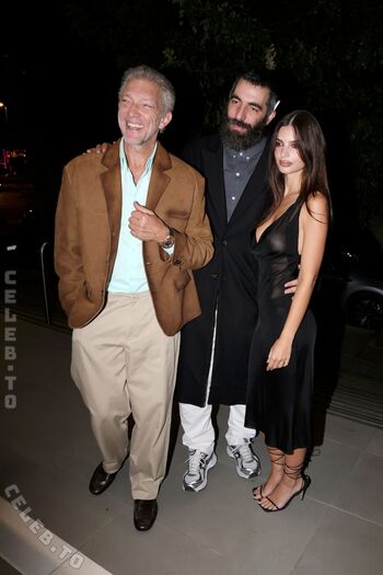 Emily ratajkowski  page leaked private photo uncensored HD quality