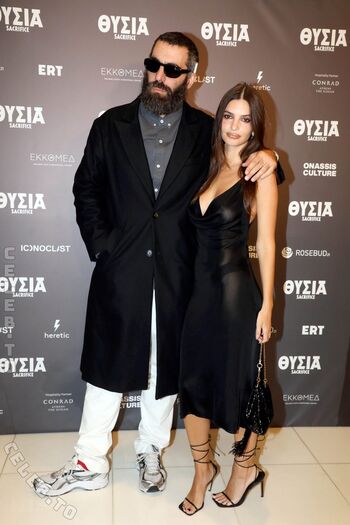 Emily ratajkowski  page leaked private photo uncensored HD quality