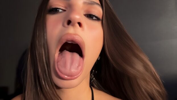 Emily ratajkowski  page leaked private photo uncensored HD quality