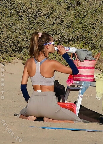 Emily ratajkowski leaked private photo uncensored HD quality
