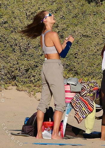Emily ratajkowski leaked private photo uncensored HD quality
