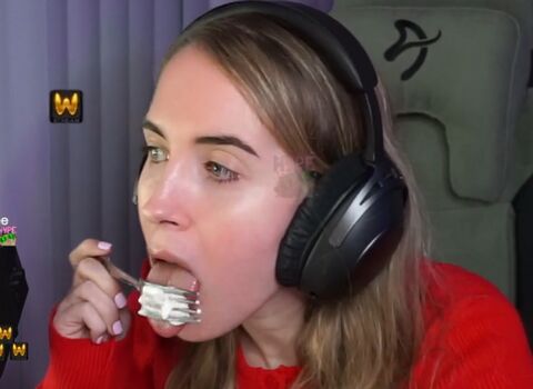 Emilycc leaked private photo uncensored HD quality