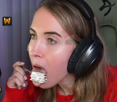 Emilycc leaked private photo uncensored HD quality