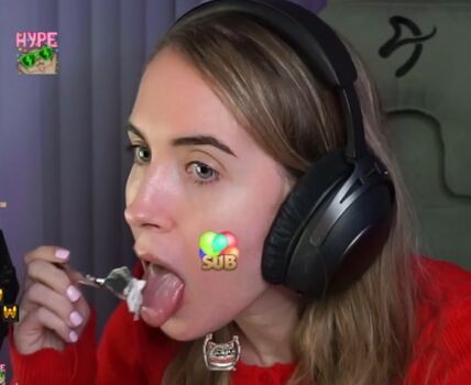 Emilycc leaked private photo uncensored HD quality