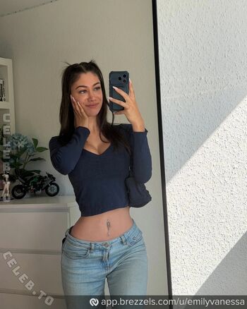 Emilyvanxssa leaked private photo uncensored HD quality