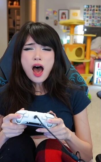 Emiru  page leaked private photo uncensored HD quality