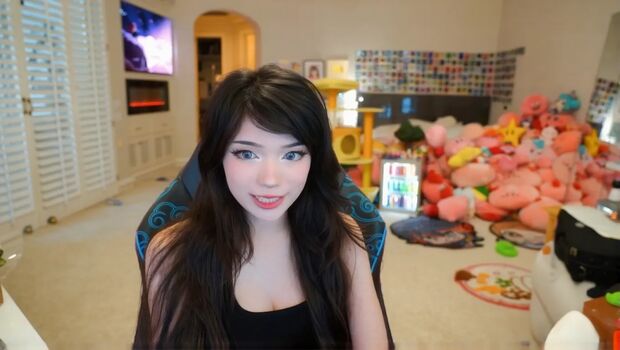 Emiru  page leaked private photo uncensored HD quality