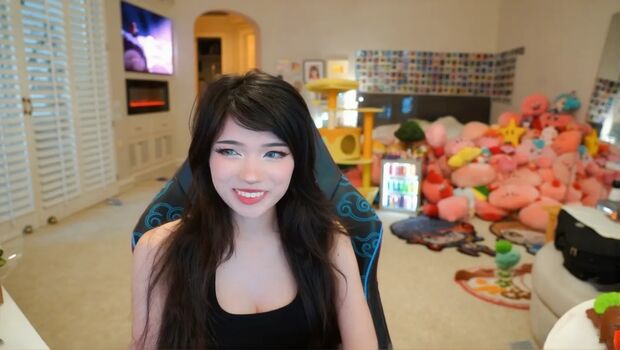 Emiru  page leaked private photo uncensored HD quality