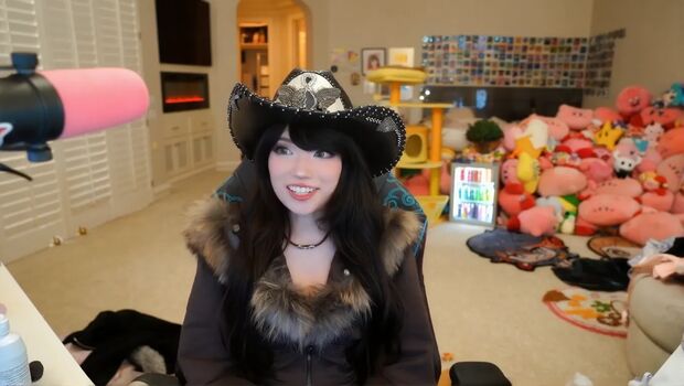 Emiru  page leaked private photo uncensored HD quality