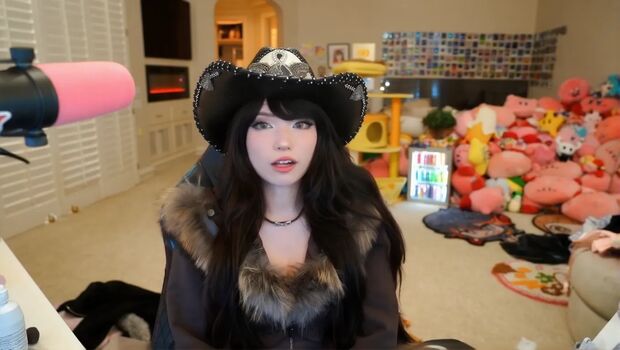 Emiru  page leaked private photo uncensored HD quality