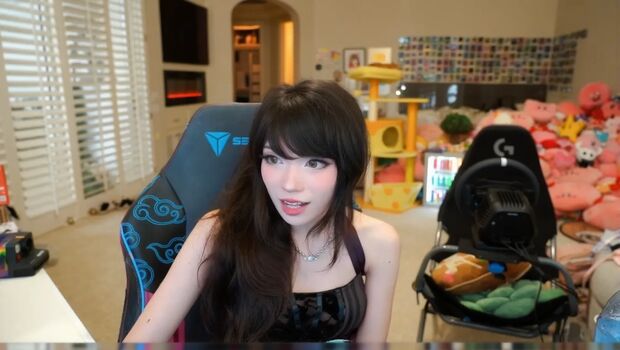 Emiru  page leaked private photo uncensored HD quality