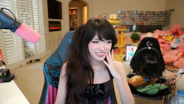 Emiru  page leaked private photo uncensored HD quality