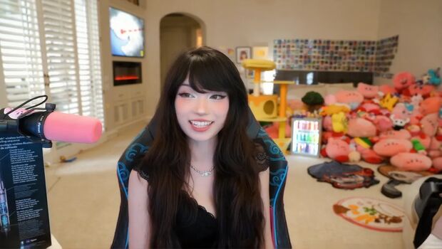 Emiru  page leaked private photo uncensored HD quality