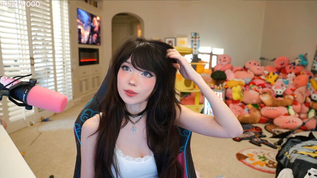 Emiru  page leaked private photo uncensored HD quality