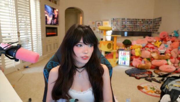 Emiru  page leaked private photo uncensored HD quality