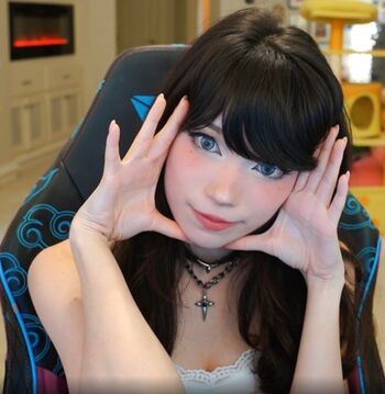 Emiru  page leaked private photo uncensored HD quality