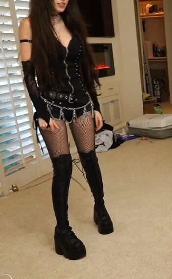 Emiru  page leaked private photo uncensored HD quality