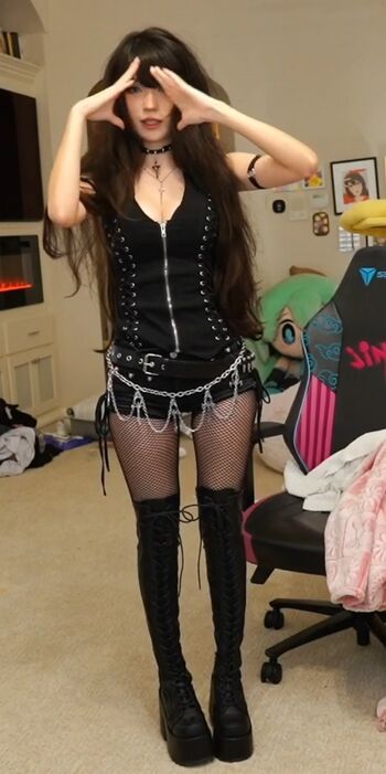 Emiru  page leaked private photo uncensored HD quality