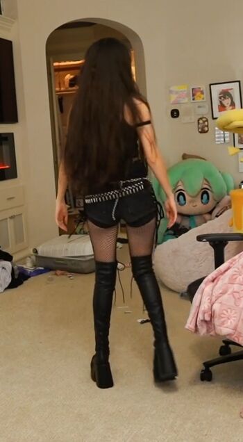 Emiru  page leaked private photo uncensored HD quality