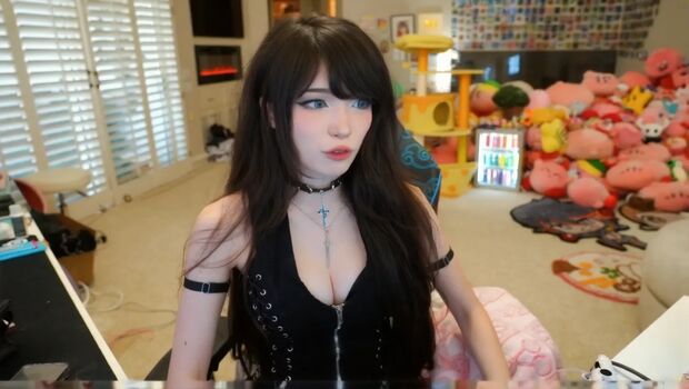 Emiru  page leaked private photo uncensored HD quality