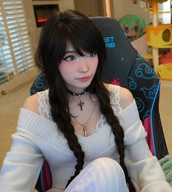 Emiru  page leaked private photo uncensored HD quality