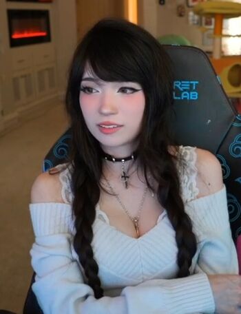 Emiru  page leaked private photo uncensored HD quality