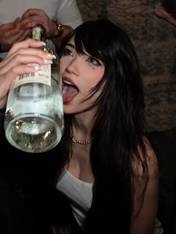 Emiru  page leaked private photo uncensored HD quality