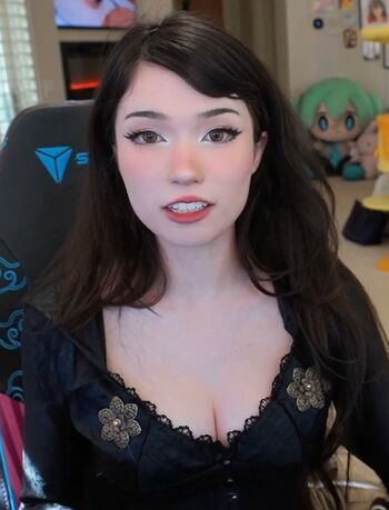 Emiru  page leaked private photo uncensored HD quality