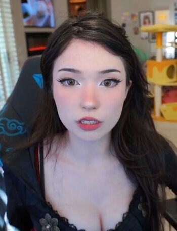 Emiru  page leaked private photo uncensored HD quality