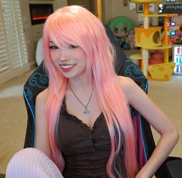 Emiru  page leaked private photo uncensored HD quality